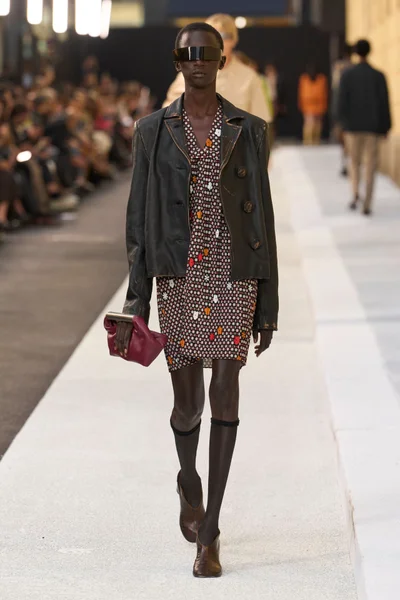 Look 37